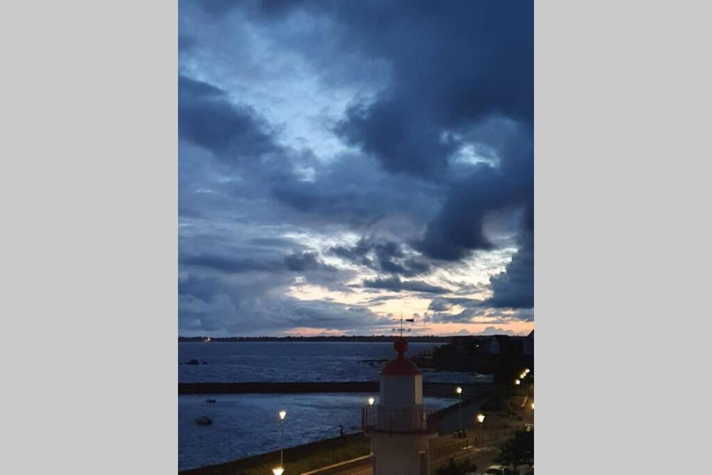 Le Phare De La Croix Pleine Vue Mer Centre Ville Concarneau Zewnętrze zdjęcie