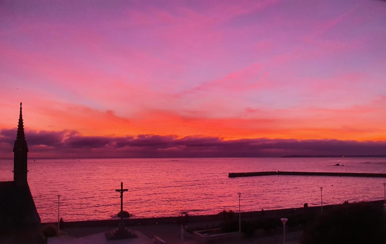 Le Phare De La Croix Pleine Vue Mer Centre Ville Concarneau Zewnętrze zdjęcie